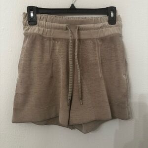 lululemon athletica camel soft ambitions